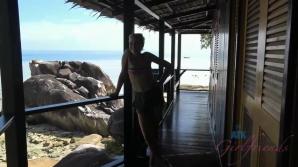 atkgirlfriends.com A snorkel dive in paradise!