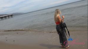 atkgirlfriends.com Nicole Nichols Paradise Cove Part 1